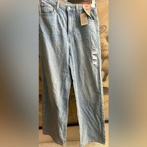 * New Levi’s High Waisted Straight Leg Light Wash Relaxed Jeans SZ 27 x 29 *